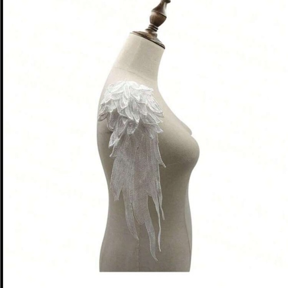 Lace Motif Sew On Angel
Wing Neckline Lace Trim Applique
Embroidery Angel Wing - Picture 10 of 12